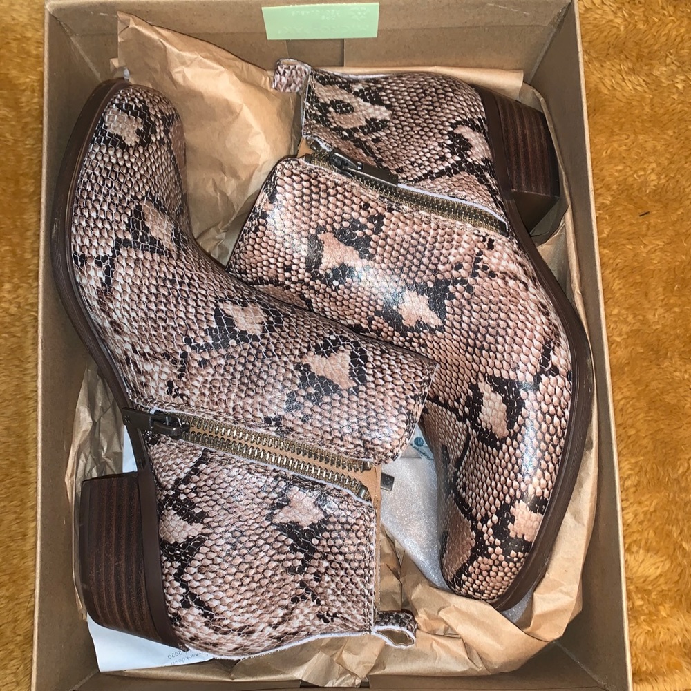 Lucky brand ankle booties